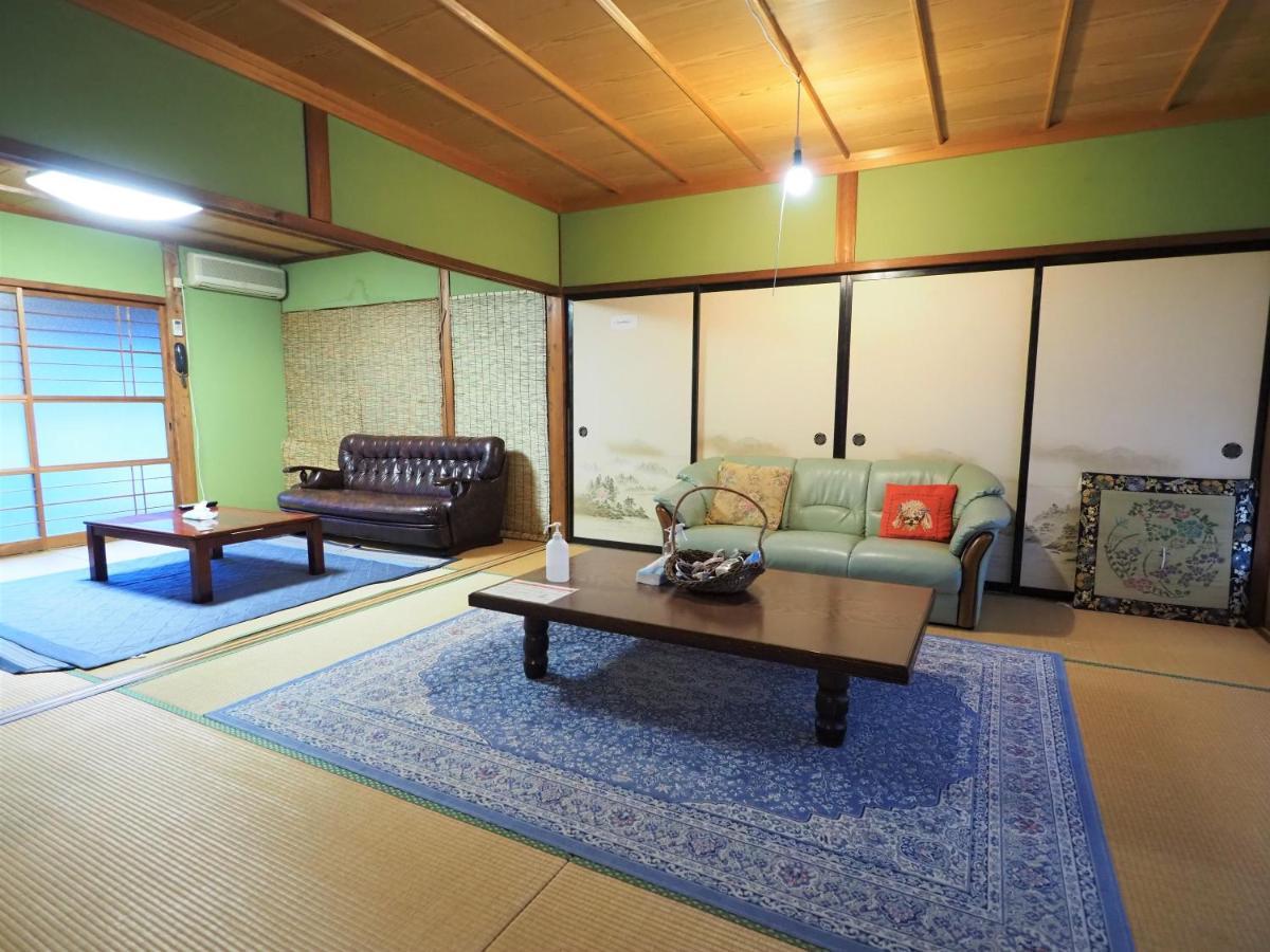 四国旅行のhub拠点 古民家ゲストハウス Heso Camp Миёси Экстерьер фото