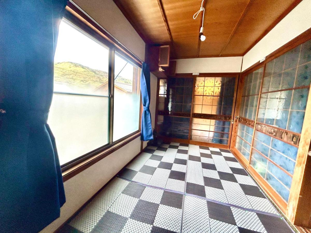 四国旅行のhub拠点 古民家ゲストハウス Heso Camp Миёси Экстерьер фото