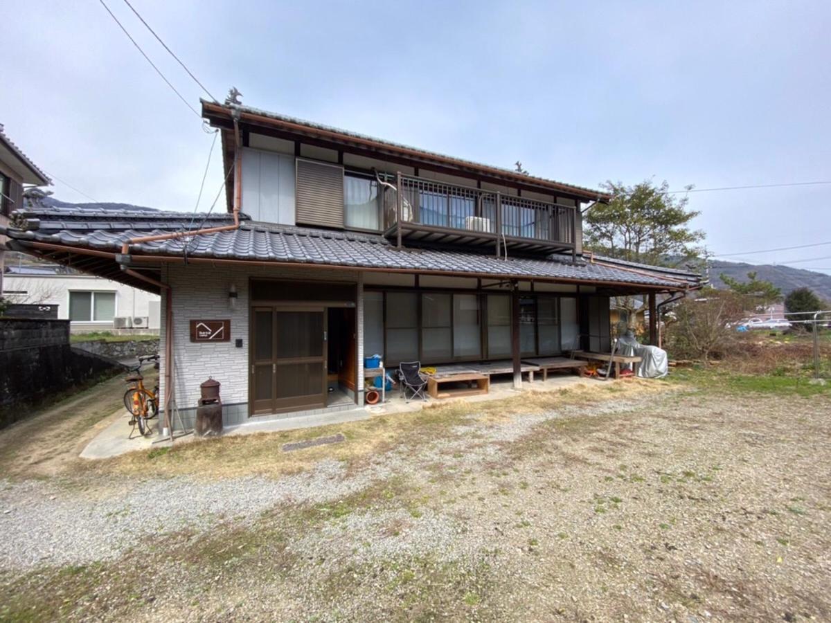 四国旅行のhub拠点 古民家ゲストハウス Heso Camp Миёси Экстерьер фото