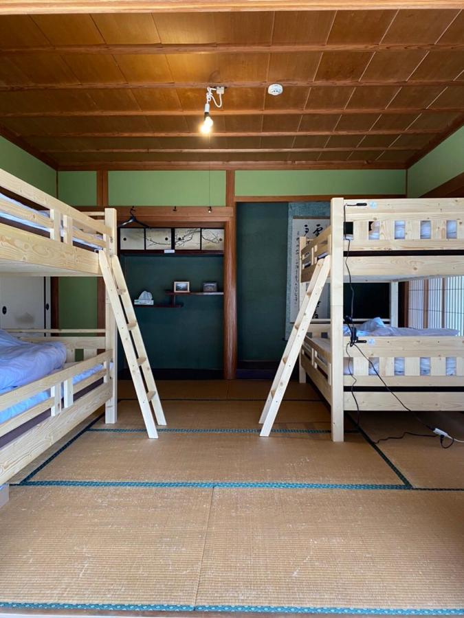 四国旅行のhub拠点 古民家ゲストハウス Heso Camp Миёси Экстерьер фото